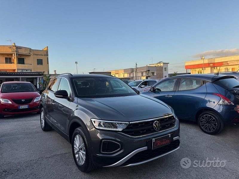 Usata VW T-Roc Style 110 CV (80 kW) 2022 Grigio SUV