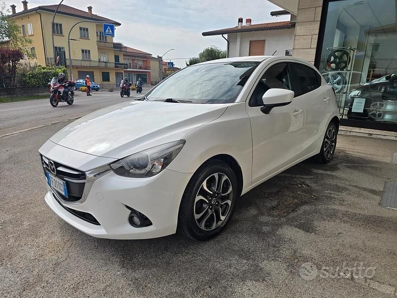 Usata Mazda 2 Exceed 105 CV (77 kW) 2016 Bianco Berlina