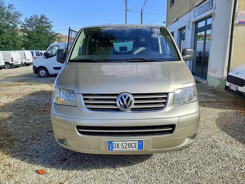 Beige Usata 2009 VW Multivan Trendline Furgone | 12.500 € - Immagine 1/4
