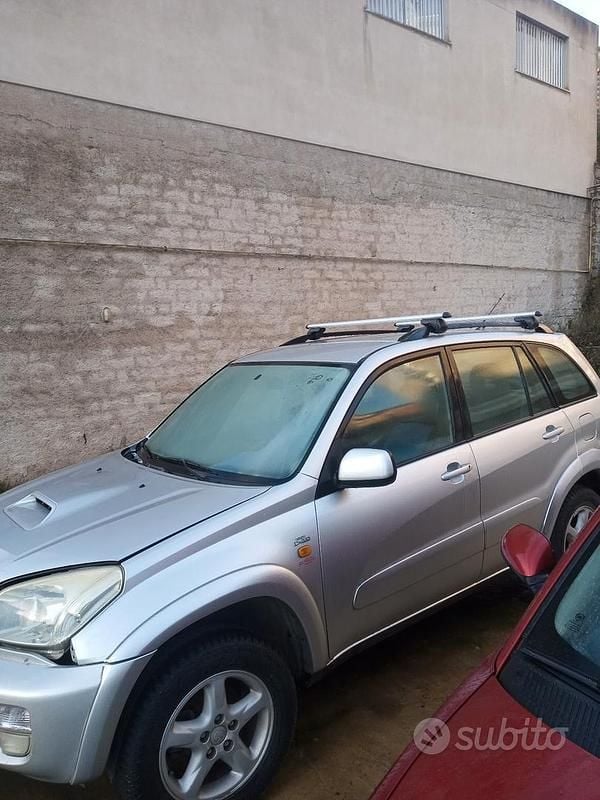 Usata 2002 Toyota RAV4 Station wagon | 1500 € (Ottimo prezzo) - Immagine 1/4