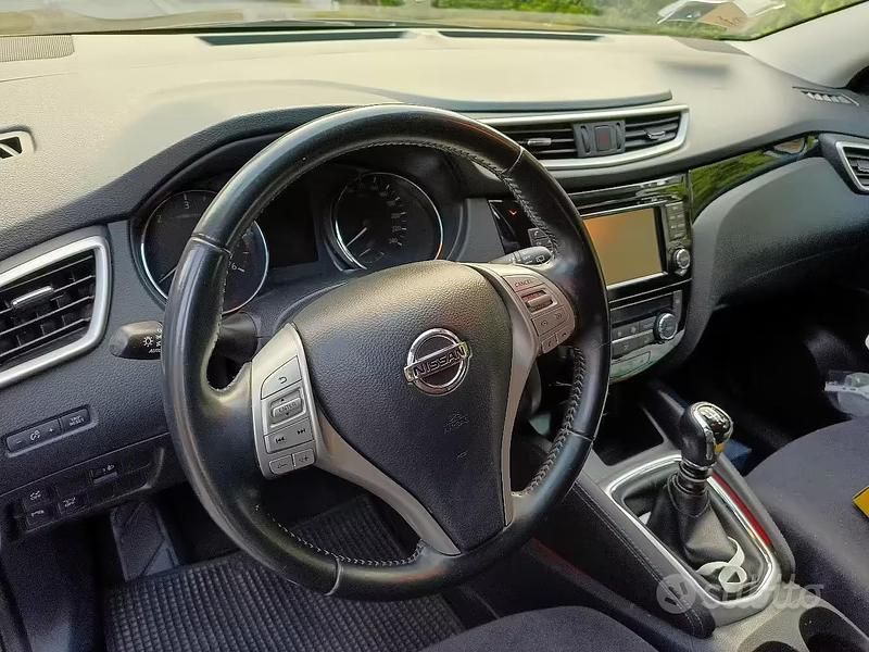 Usata Nissan Qashqai Acenta Premium 110 CV (80 kW) 2014 Marrone SUV