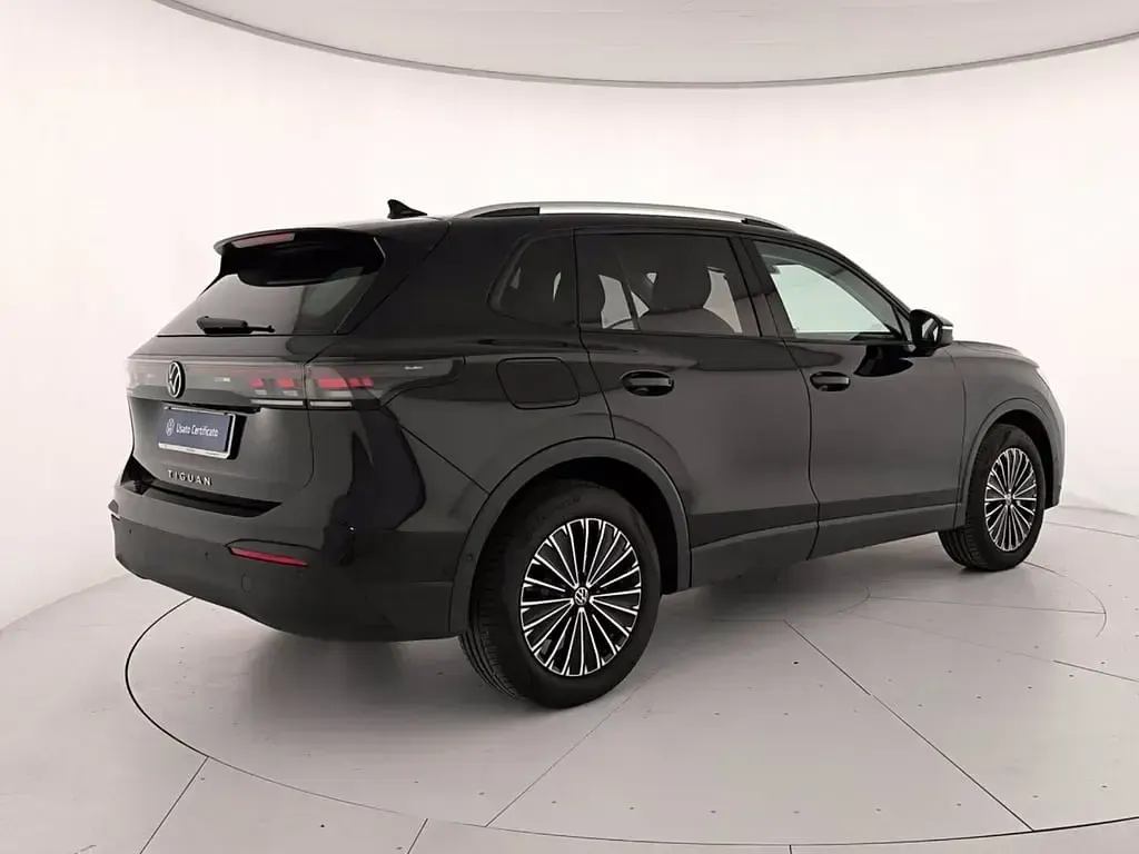 Usata VW Tiguan Edition 150 CV (110 kW) 2024 Deep black perlato SUV