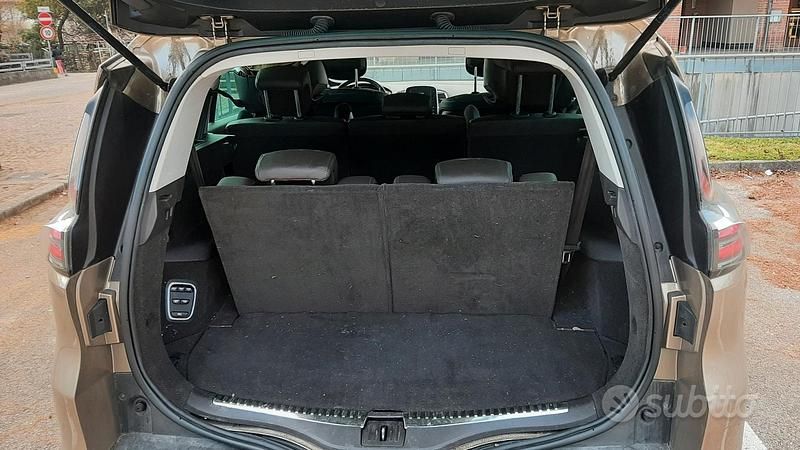 Usata Renault Espace 160 CV (117 kW) 2016 Monovolume