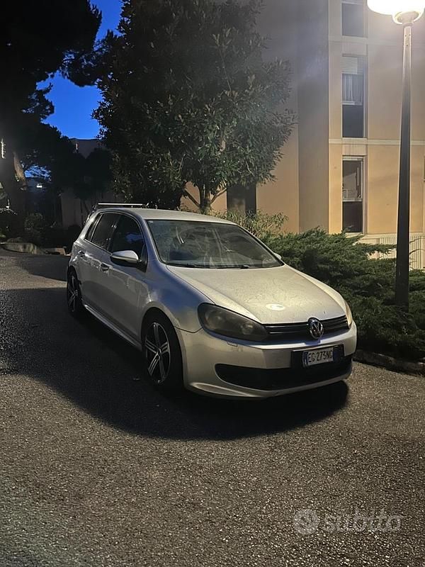 Usata VW Golf VI R-line 105 CV (77 kW) 2011 Grigio Utilitaria