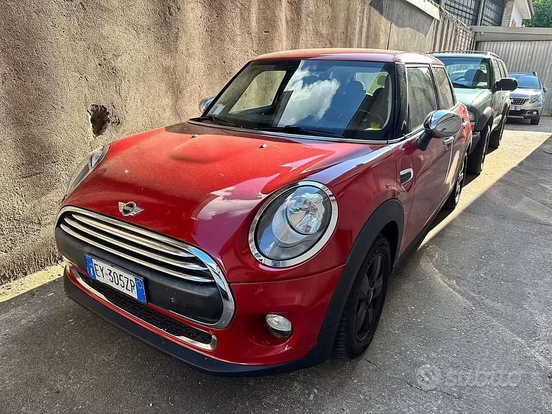 Usata Mini ONE 102 CV (75 kW) 2015 Rosso Utilitaria