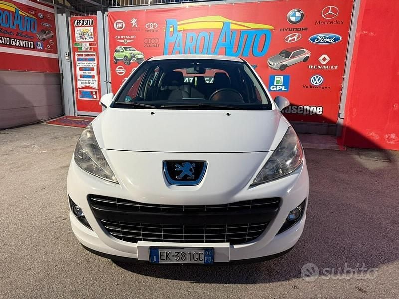Usata Peugeot 207 Active 95 CV (69 kW) 2011 Bianco Utilitaria