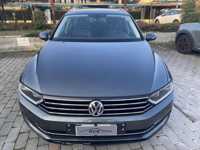 Usata VW Passat Highline 150 CV (110 kW) 2015 Grigio Station wagon