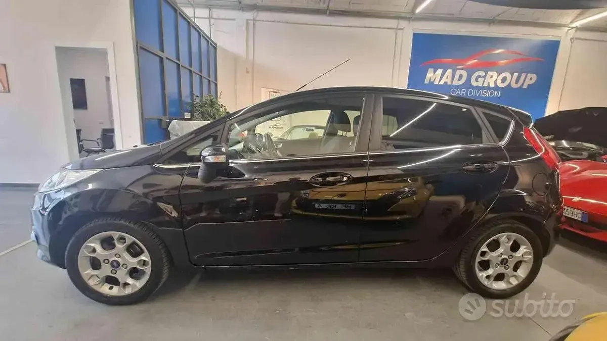 Usata Ford Fiesta Titanium 69 CV (50 kW) 2012 Nero Berlina