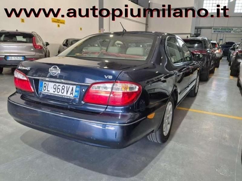 Usata Nissan Maxima 140 CV (102 kW) 2000 Blu/azzurro Berlina