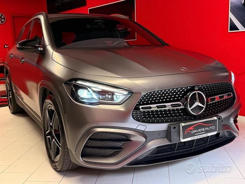 Usata Mercedes GLA200 AMG line 150 CV (110 kW) 2023 Grigio SUV