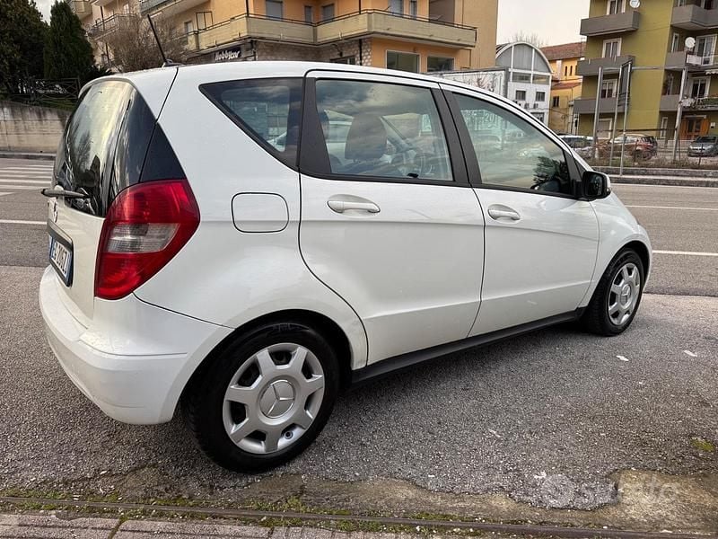 Usata Mercedes A160 95 CV (69 kW) 2011 Bianco Berlina