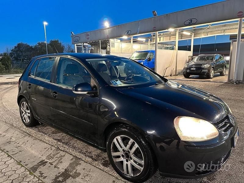 Usata VW Golf VI United 122 CV (89 kW) 2009 Nero Utilitaria