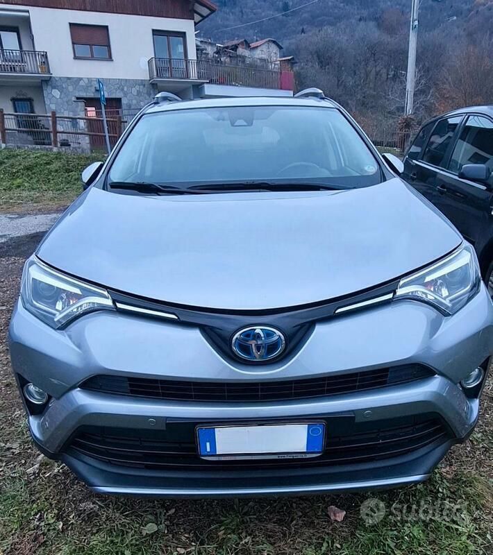 Usata Toyota RAV4 Hybrid 2018 Giallo SUV