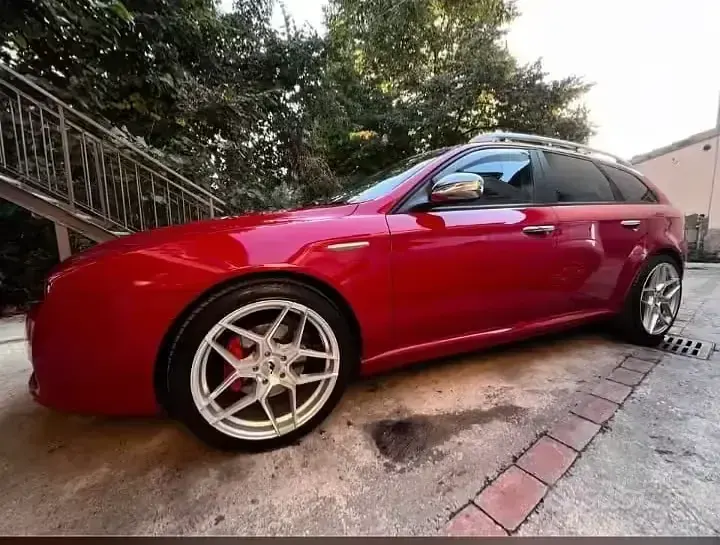 Usata Alfa Romeo 159 140 CV (102 kW) 2011 Rosso Station wagon