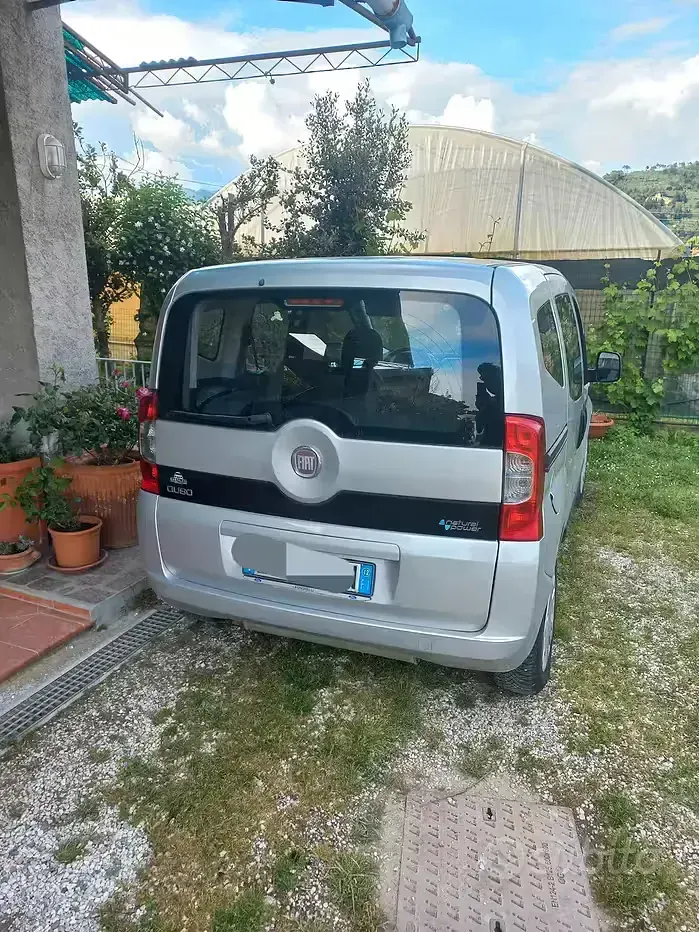 Usata Fiat Qubo Trekking 77 CV (56 kW) 2012 Grigio Monovolume