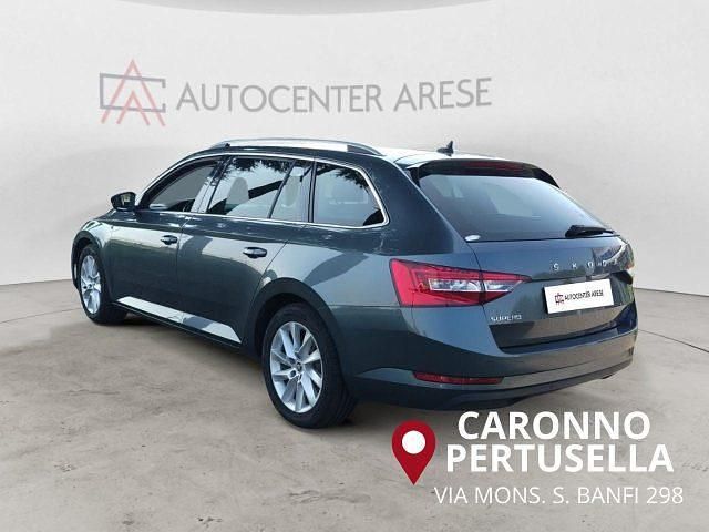 Usado Skoda Superb Executive 156 CV (114 kW) 2020 Gris Familiar