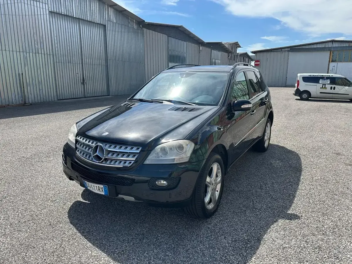 Usata Mercedes ML320 224 CV (164 kW) 2008 Nero SUV