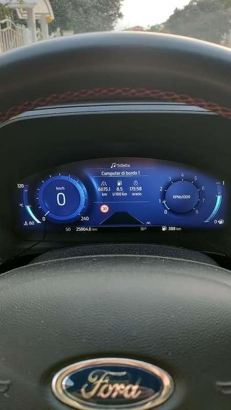 Usata Ford Kuga ST-Line 150 CV (110 kW) 2023 Blu/azzurro SUV