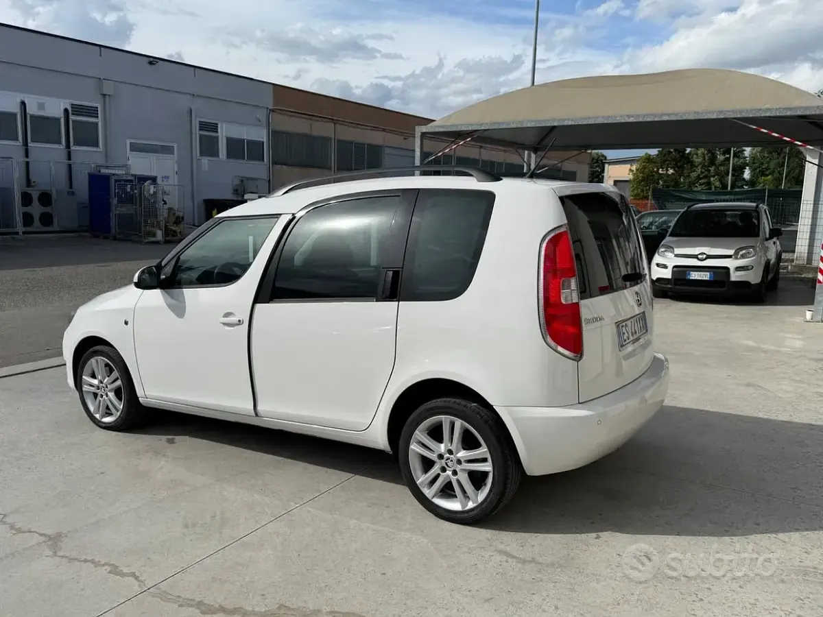 Usata Skoda Roomster Ambition 90 CV (66 kW) 2014 Bianco Monovolume