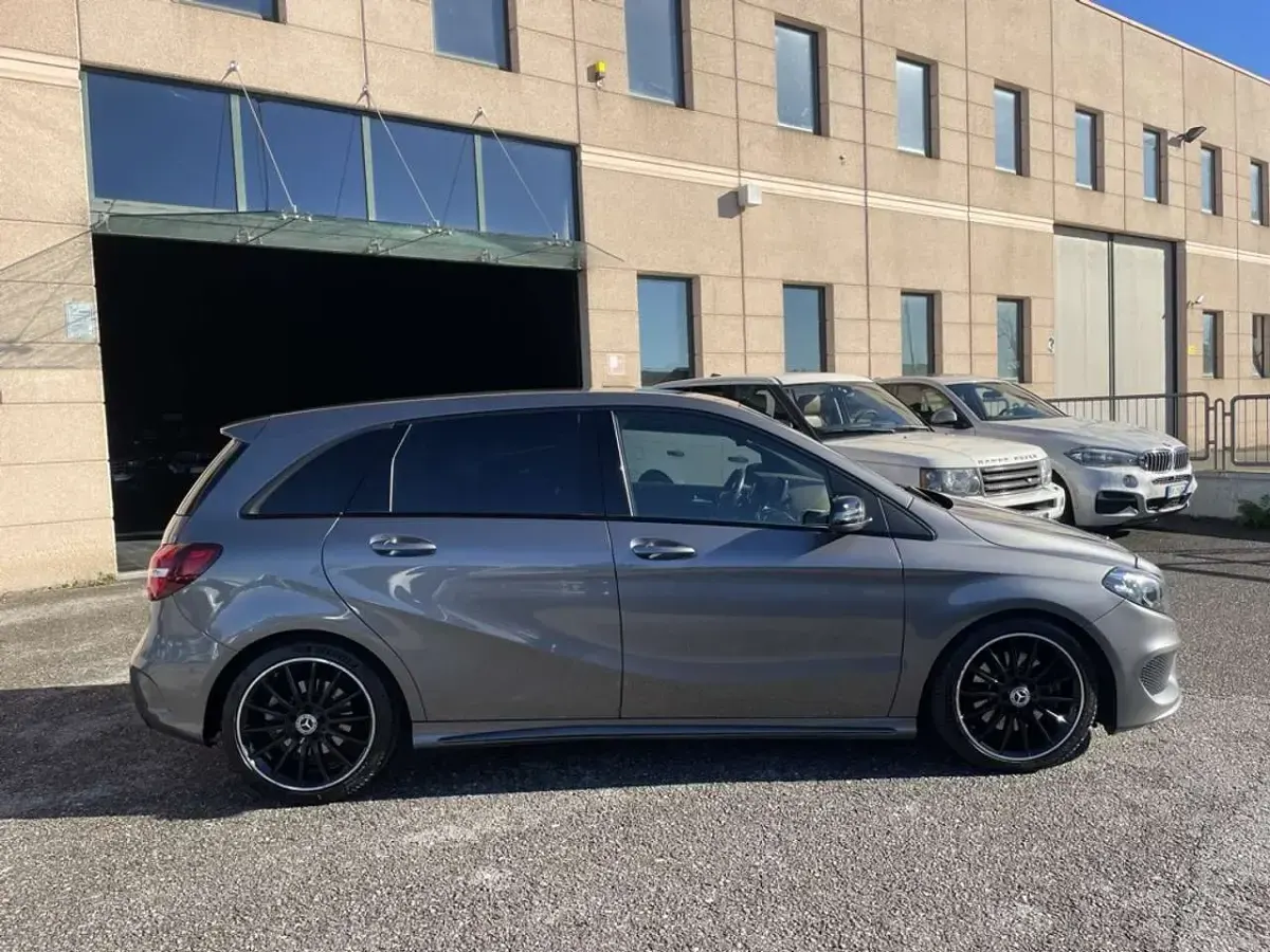 Usata Mercedes B250 Premium 211 CV (155 kW) 2018 Montagna Utilitaria