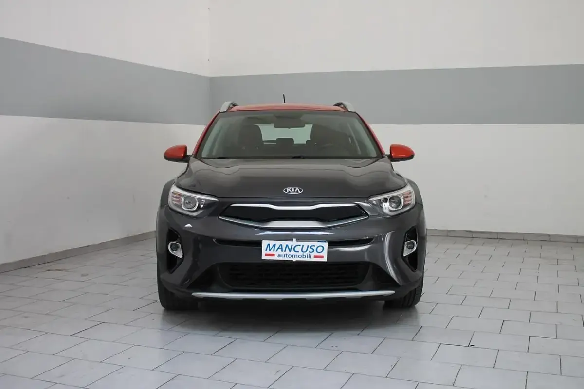 Usata Kia Stonic Style 99 CV (72 kW) 2019 Grigio SUV