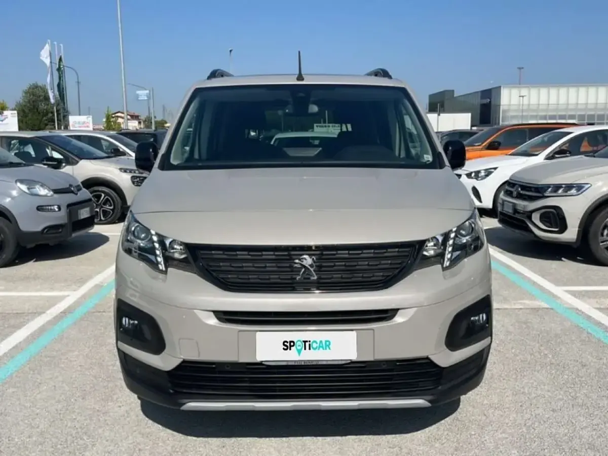 Usata Peugeot Rifter GT 131 CV (96 kW) 2022 Sabbia Monovolume