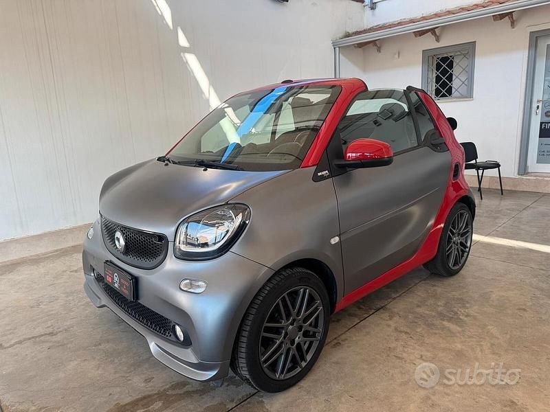 Usata Smart ForTwo Cabrio Brabus 90 CV (66 kW) 2019 Grigio Cabrio
