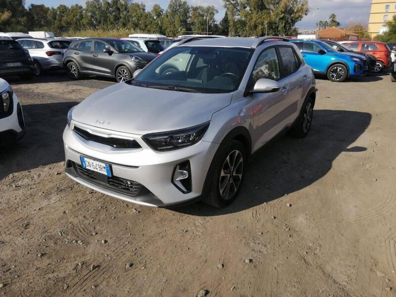 Grigio Usata 2023 Kia Stonic Style SUV | 18.900 € (Buon prezzo) - Immagine 1/3