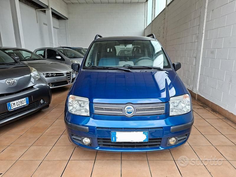 Argento Usata 2005 Fiat Panda Dynamic Tre volumi | 2500 € (Ottimo prezzo) - Immagine 1/4