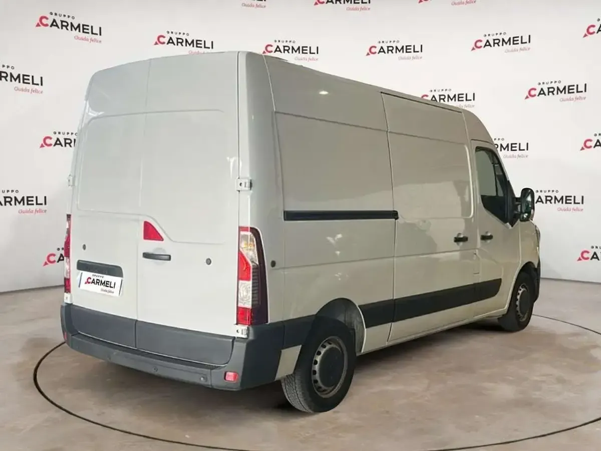 Usado Renault Master 150 CV (110 kW) 2021 Blanco Monovolumen