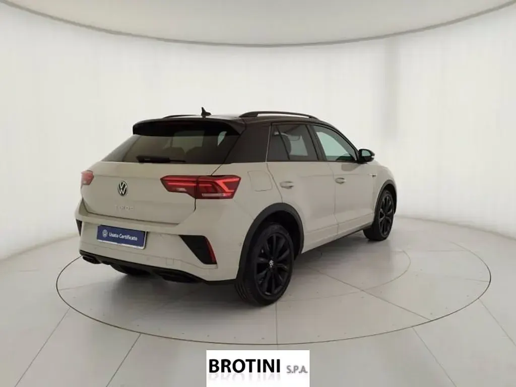 Usata VW T-Roc R-line 116 CV (85 kW) 2023 Grigio metallizzato SUV