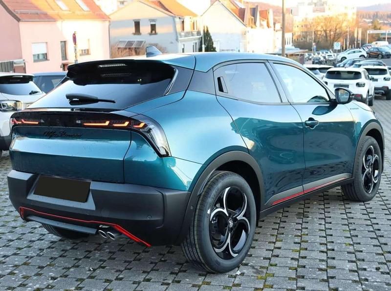 Nuova Alfa Romeo Junior Edizione Speciale 145 CV (106 kW) 2025 Blu/azzurro SUV