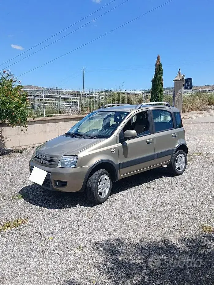 Usado Fiat Panda 4x4 69 CV (50 kW) 2011 Utilitario