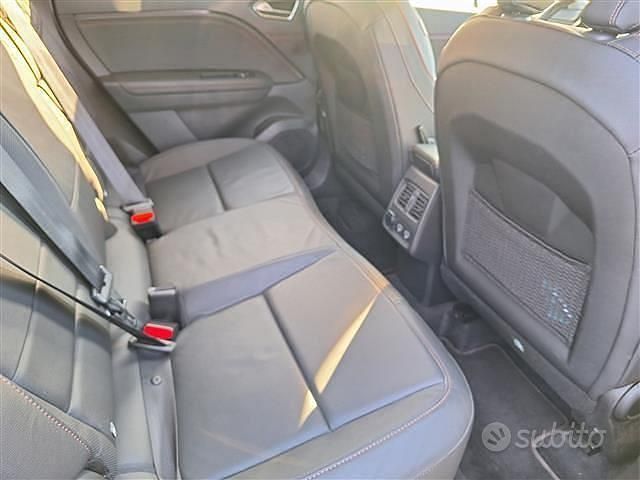 Usata Renault Captur Initiale Paris 143 CV (105 kW) 2021 Argento SUV