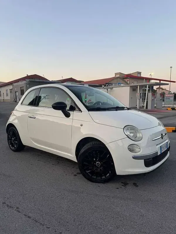 Usata Fiat 500 Lounge 69 CV (50 kW) 2010 Bianco Utilitaria