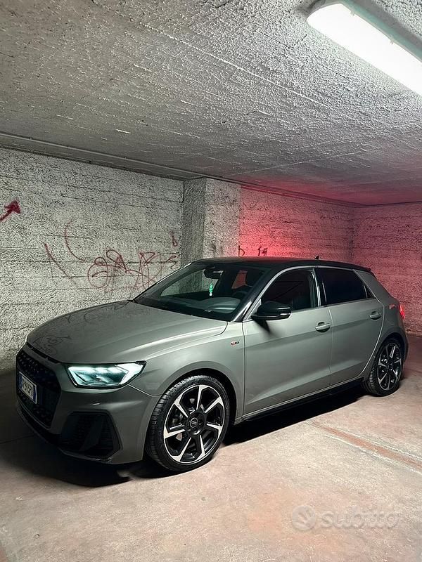 Usata Audi A1 110 CV (80 kW) 2023 Grigio SUV
