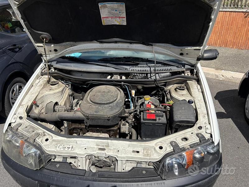 Usata Fiat Punto 60 CV (44 kW) 2000 Bianco Utilitaria