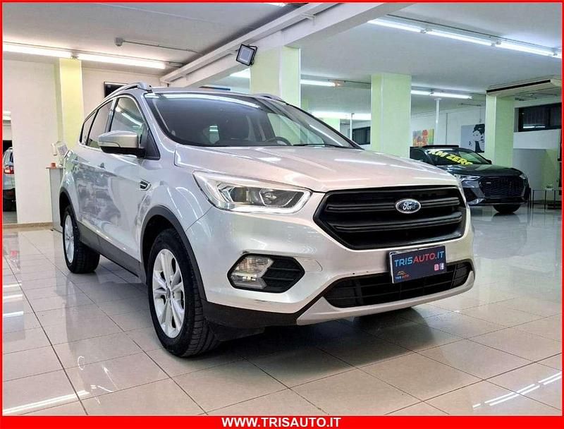 Usata Ford Kuga Titanium 121 CV (88 kW) 2018 Argento(met.) SUV