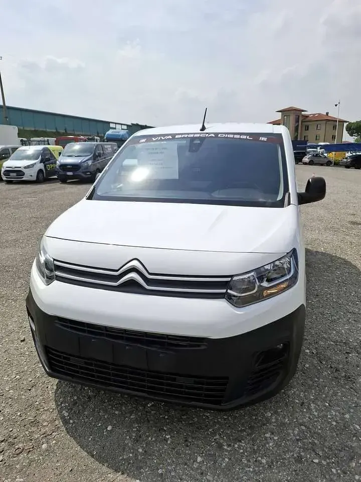 Usata Citroën Berlingo 131 CV (96 kW) 2022 Bianco Monovolume