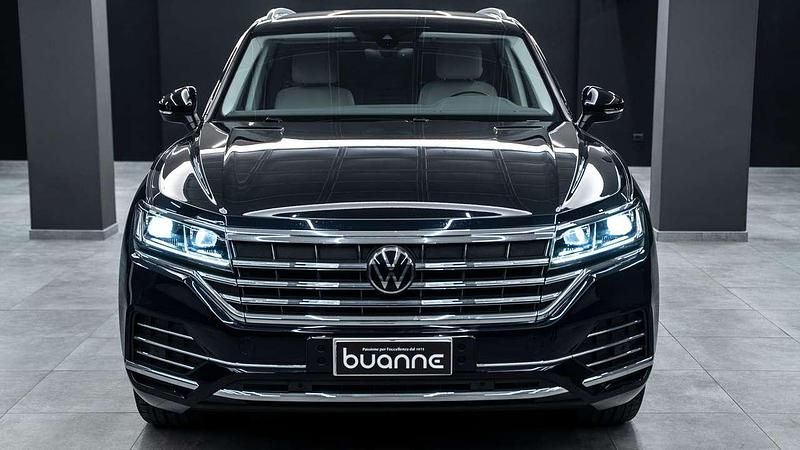 Usata VW Touareg Elegance 231 CV (169 kW) 2021 Blu notte metall perlato SUV