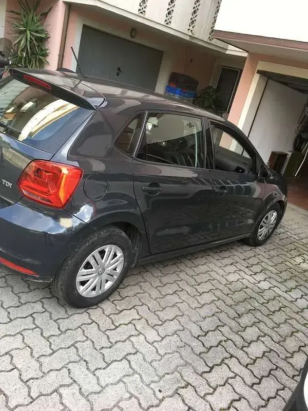 Usata VW Polo 64 CV (47 kW) 2016 Grigio Berlina