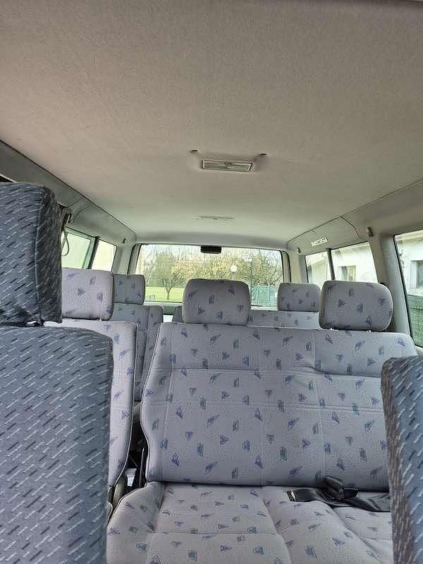 Usata VW Caravelle 102 CV (75 kW) 1998 Verde Furgone