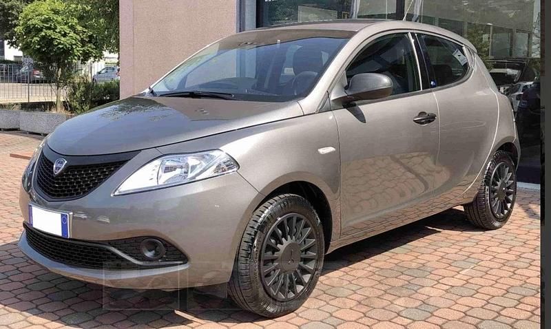 Usata Lancia Ypsilon S 69 CV (50 kW) 2018 Utilitaria
