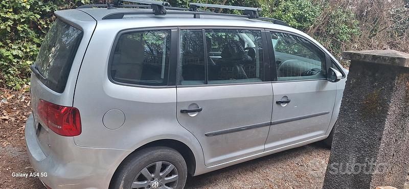 Usata VW Touran 102 CV (75 kW) 2015 Grigio Monovolume