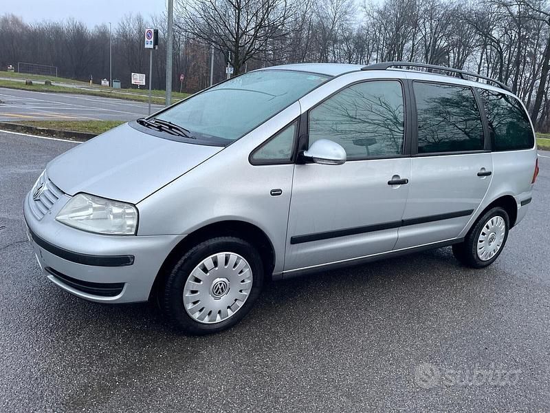 Usata VW Sharan 140 CV (102 kW) 2007 Grigio Monovolume
