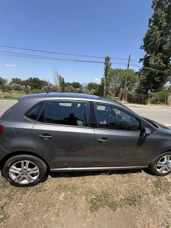 Usata VW Polo Comfortline 75 CV (55 kW) 2016 Grigio Utilitaria