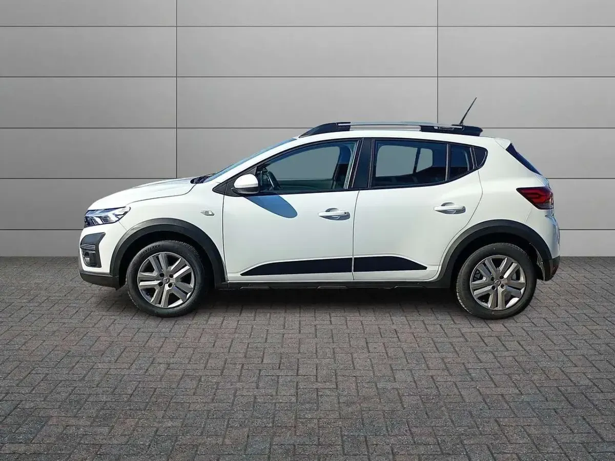 Usata Dacia Sandero Expression 101 CV (74 kW) 2022 Other Utilitaria