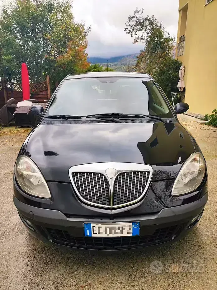 Usata Lancia Ypsilon 69 CV (50 kW) 2006 Nero Utilitaria