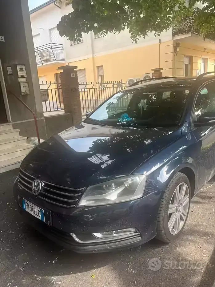 Usata VW Passat 150 CV (110 kW) 2012 Blu Station wagon