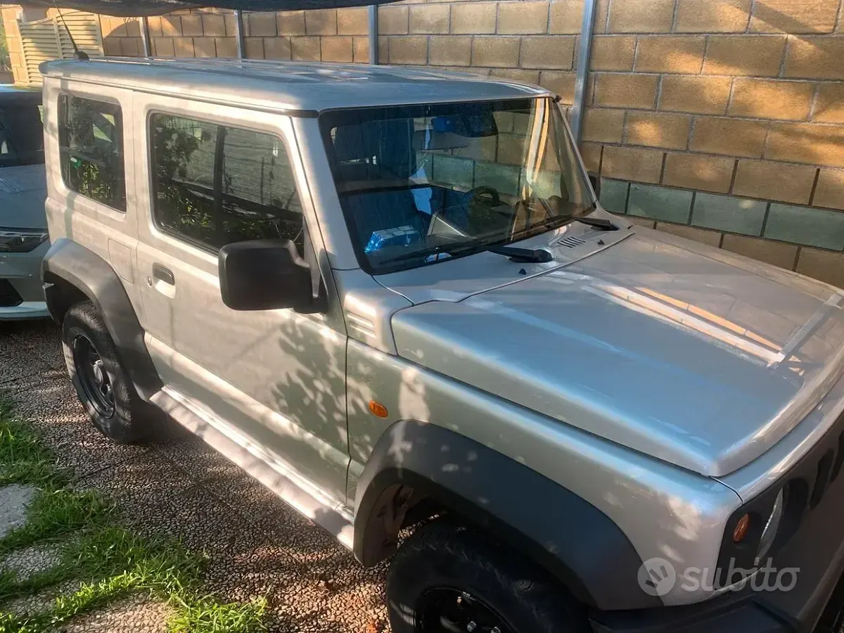 Usata Suzuki Jimny 102 CV (75 kW) 2023 Grigio SUV